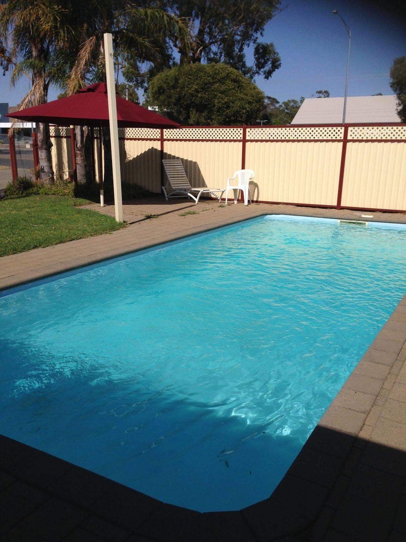Centre Town Motel Nagambie Kültér fotó